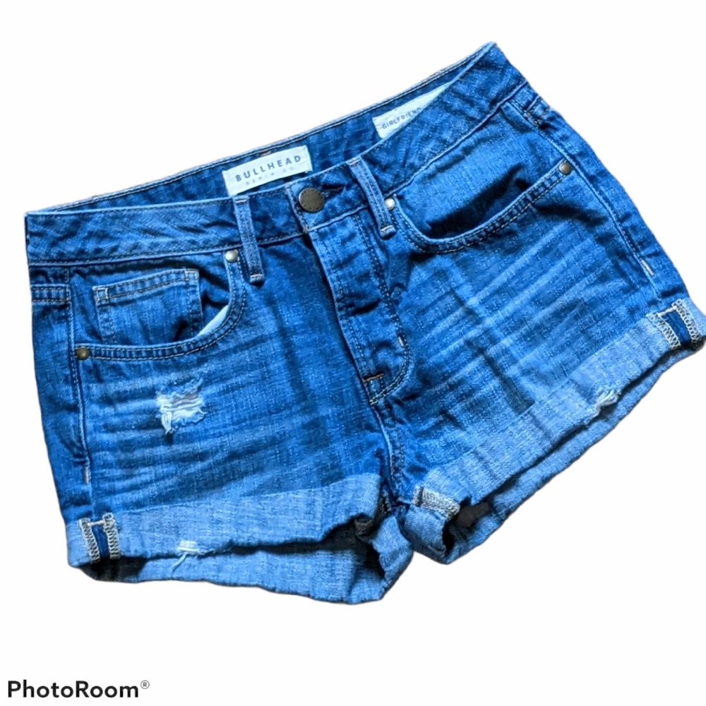 Bullhead button fly girlfriend shorts 26